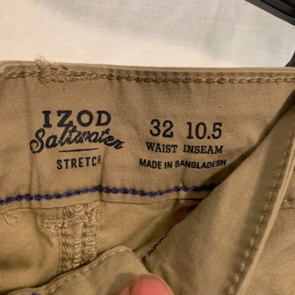 Men's Shorts - Izod Khaki colored Shorts - Picture 4 of 4